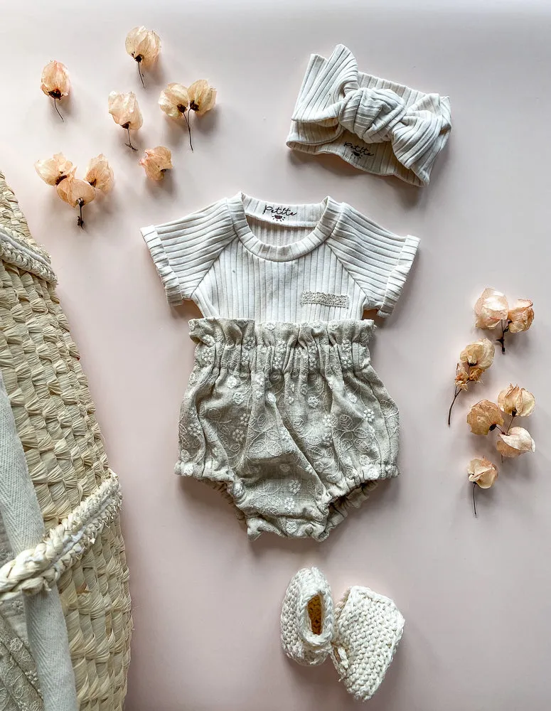 Baby bloomers / embroidered linen flowers